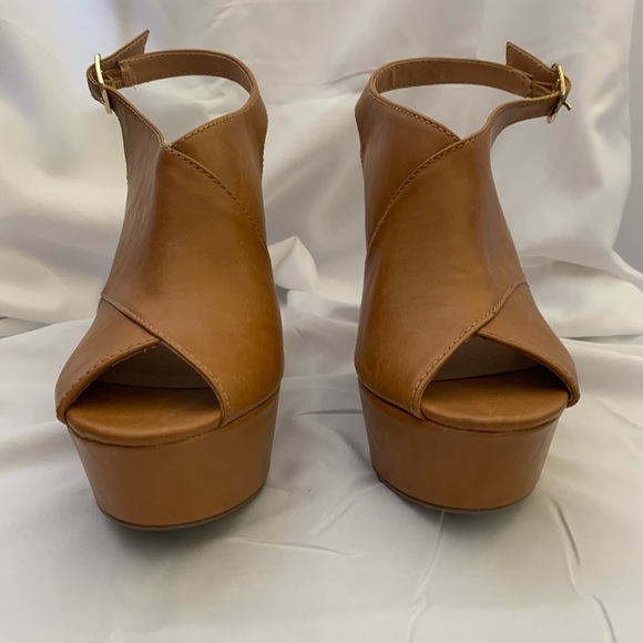 Candie’s Slingback Platform Heels - Picture 2 of 6